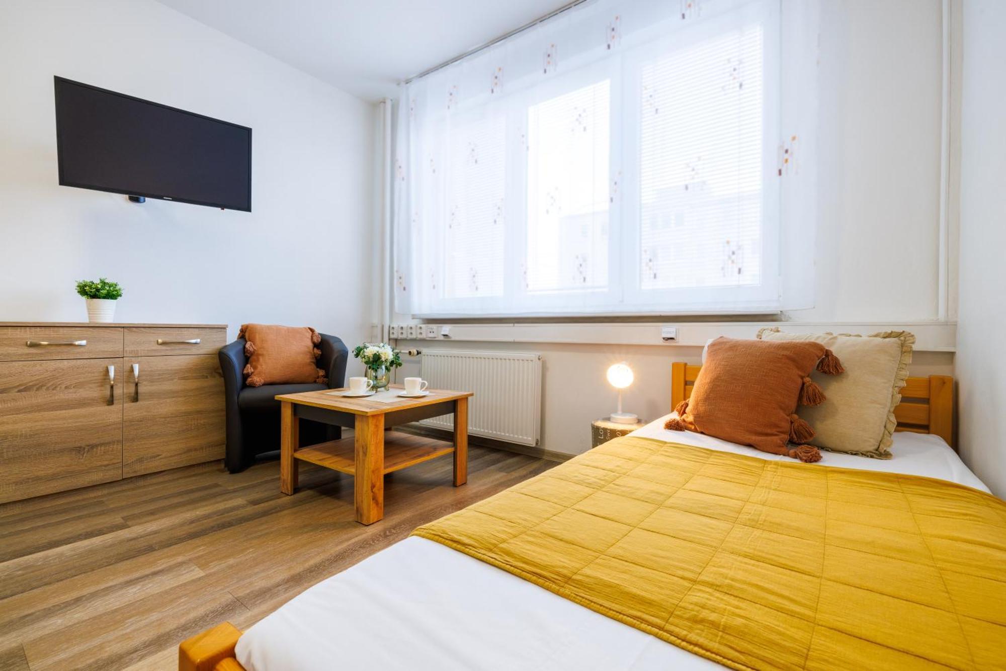 צ'סקה בודיוביצה Hotel U Nadrazi מראה חיצוני תמונה