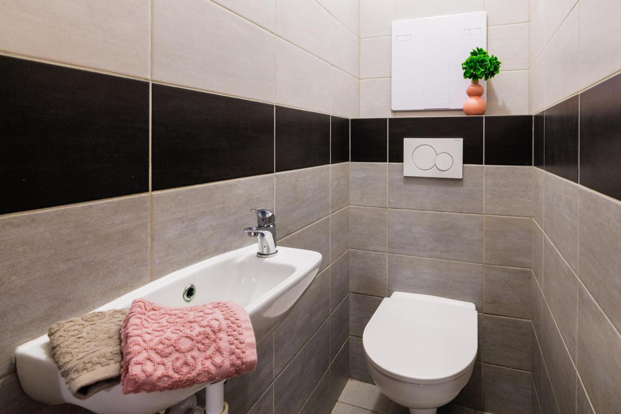 צ'סקה בודיוביצה Hotel U Nadrazi מראה חיצוני תמונה